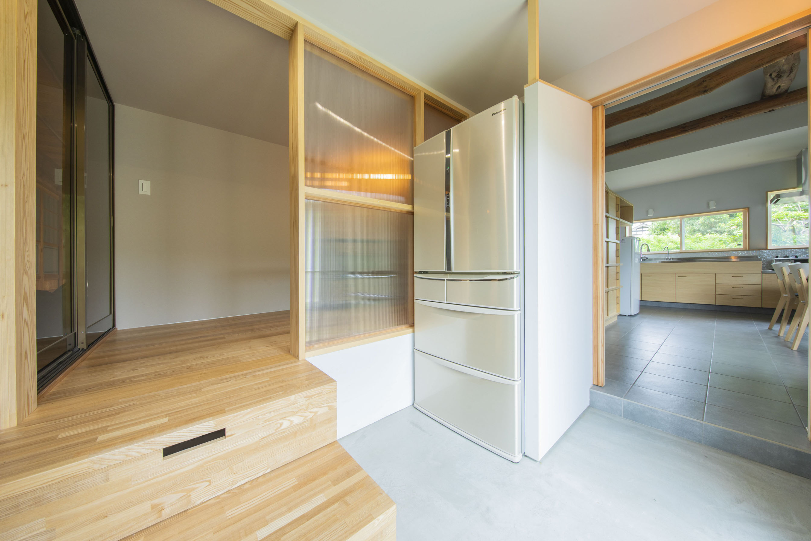 土浦のキッチン　通路1写真