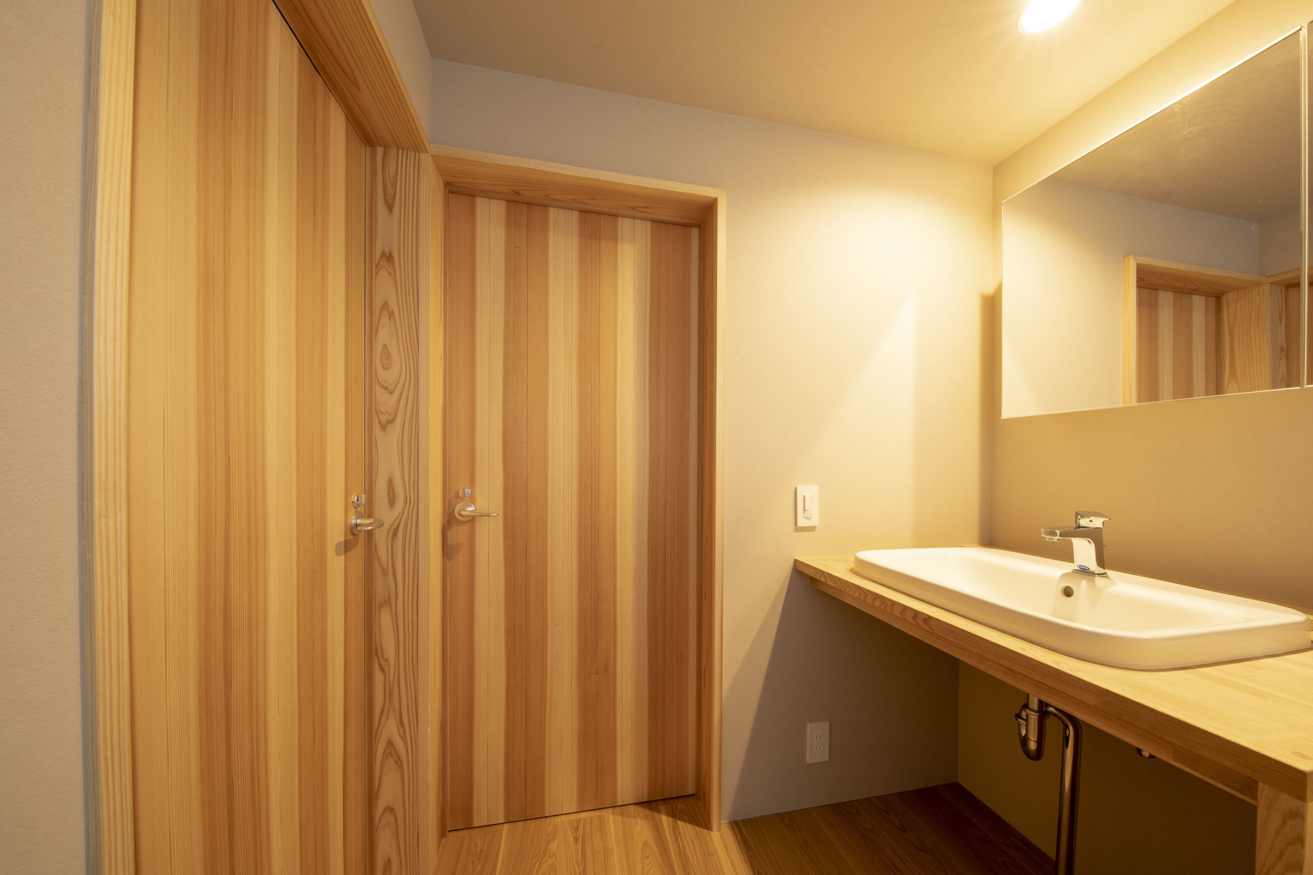 土浦のキッチン　洗面・脱衣所写真